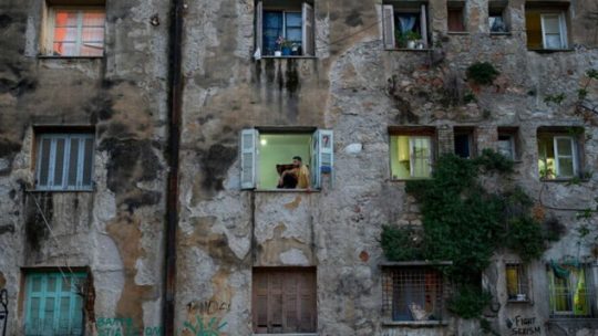 ΚΑΤΩ ΤΑ ΧΕΡΙΑ ΑΠΟ ΤΑ ΠΡΟΣΦΥΓΙΚΑ!