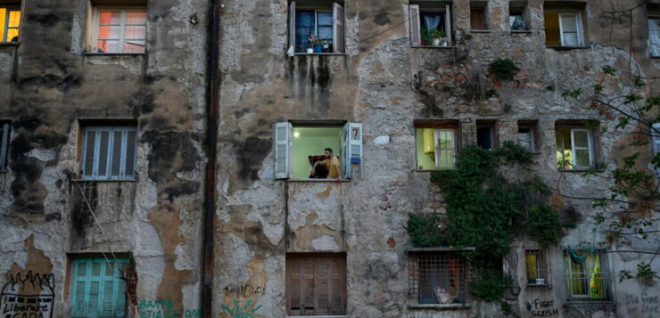ΚΑΤΩ ΤΑ ΧΕΡΙΑ ΑΠΟ ΤΑ ΠΡΟΣΦΥΓΙΚΑ!
